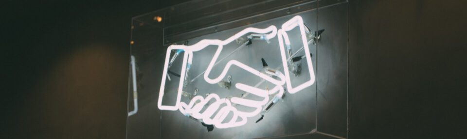 Monikanavainen asiakaspalvelu: Määritelmä, edut ja strategia