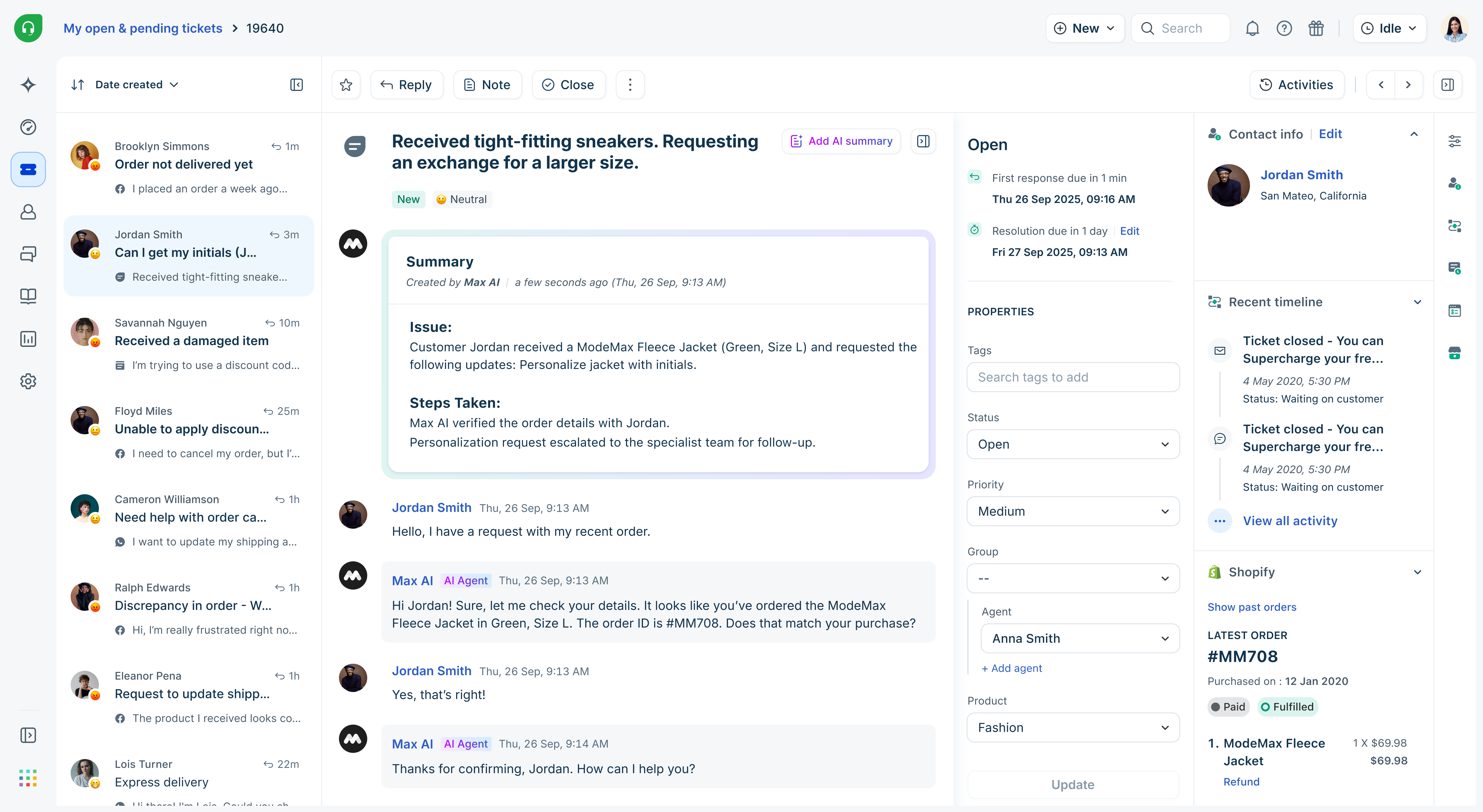 Freshdesk-tikettilistanäkymä prioriteetti- ja tilasarakkeilla