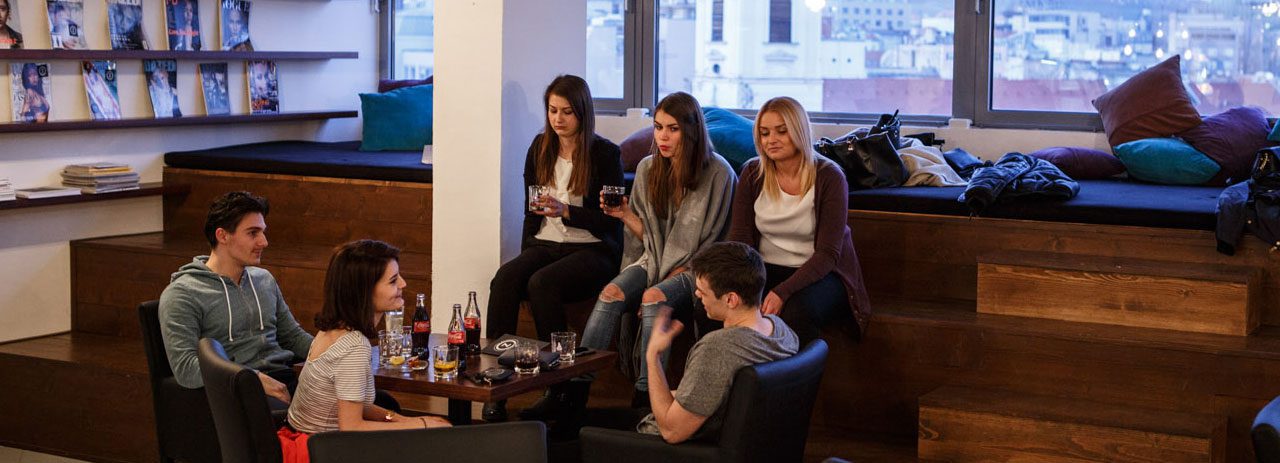 Refresher-tiimi käyttää LiveAgentia